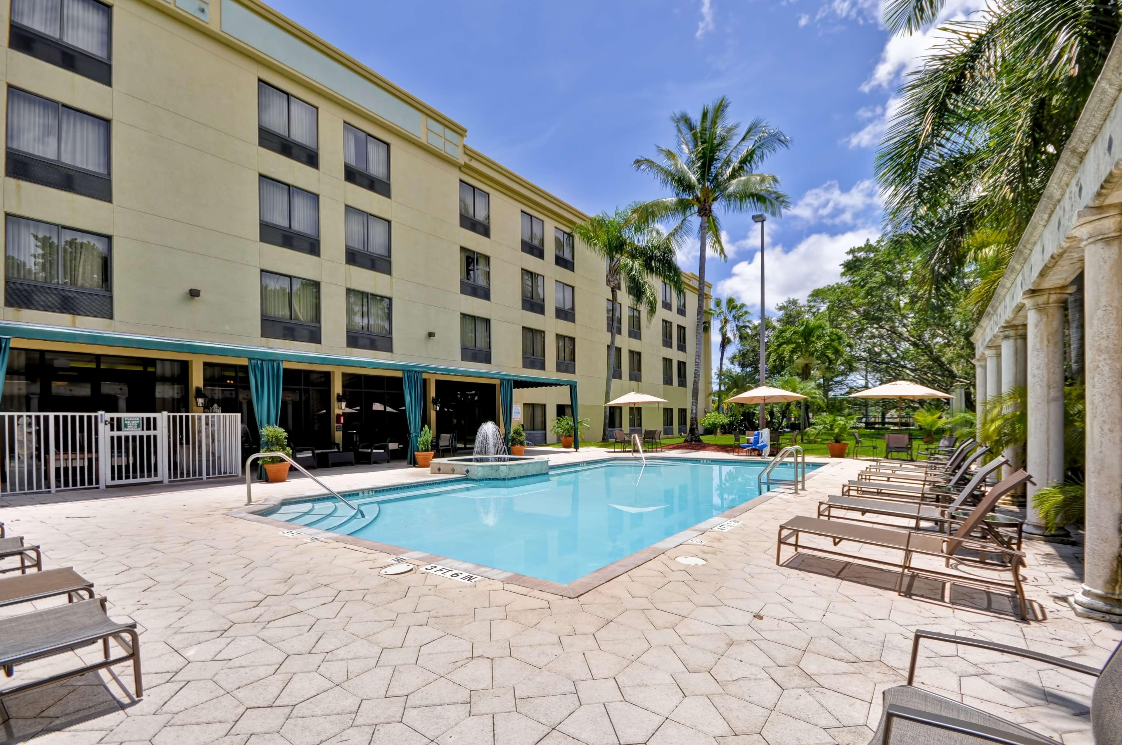 Hampton Inn & Suites Boynton Beach Exterior photo