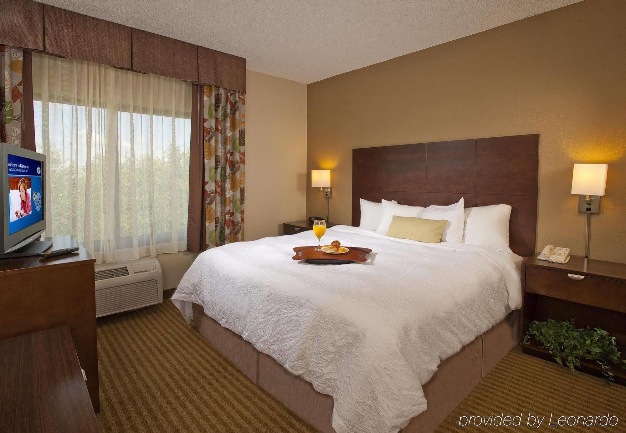Hampton Inn & Suites Boynton Beach Room photo