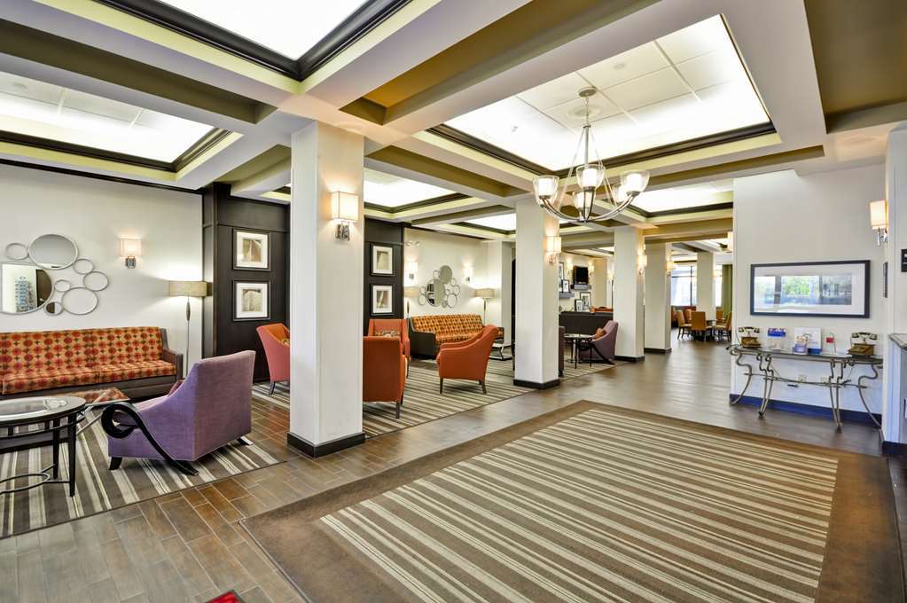 Hampton Inn & Suites Boynton Beach Interior photo